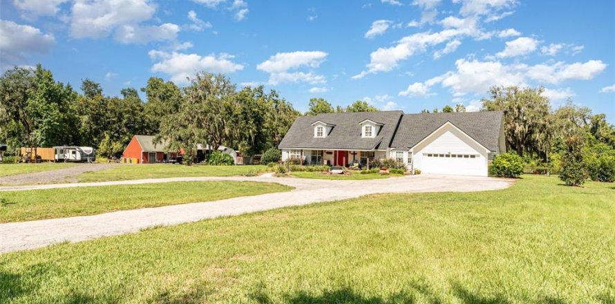 House in Fort Meade, Florida 4 bedrooms, 323.86 sq.m. № 1876312