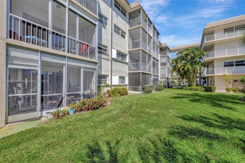 Condominio en venta en Hallandale Beach, Florida, 1 dormitorio, 74.88 m2 № 2020604 - foto 15