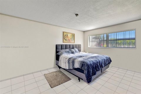 Condominio en venta en Hallandale Beach, Florida, 1 dormitorio, 74.88 m2 № 2020604 - foto 10