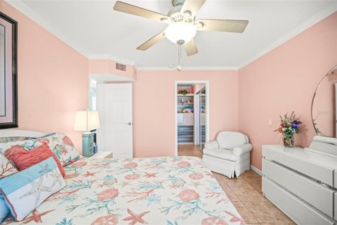 Condo in Dunedin, Florida, 2 bedrooms  № 1856526 - photo 17