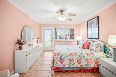 Condo in Dunedin, Florida, 2 bedrooms  № 1856526 - photo 16