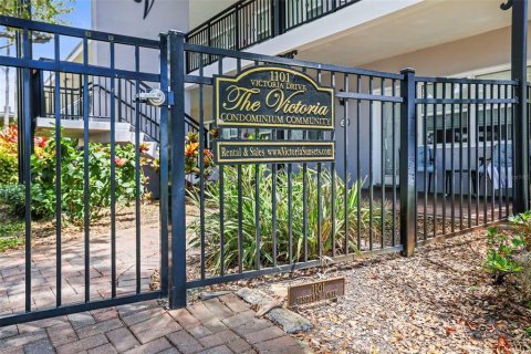 Condo in Dunedin, Florida, 2 bedrooms  № 1856526 - photo 21