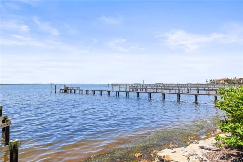 Condo in Dunedin, Florida, 2 bedrooms  № 1856526 - photo 25