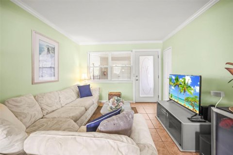 Condo in Dunedin, Florida, 2 bedrooms  № 1856526 - photo 7