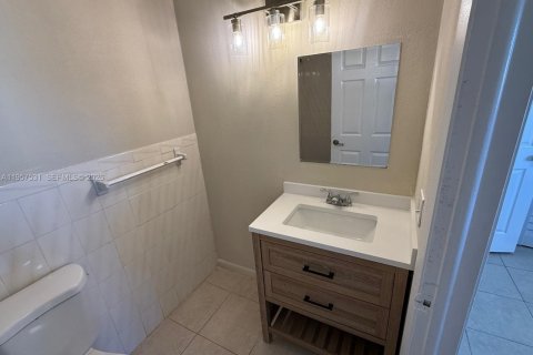 Снять в аренду таунхаус в Хомстед, Флорида 3 спальни, 105.91м2, № 2017732 - фото 12