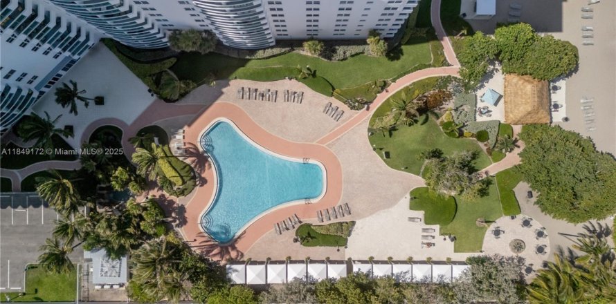 Condo in Hollywood, Florida, 2 bedrooms  № 2035703