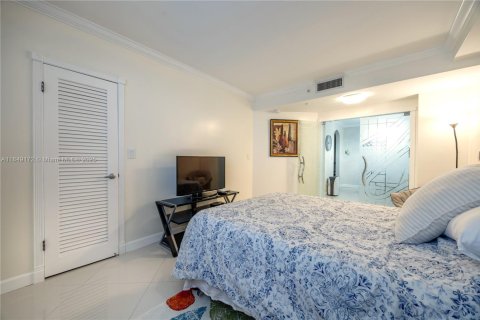 Condo in Hollywood, Florida, 2 bedrooms  № 2035703 - photo 24