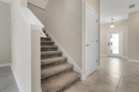 Villa ou maison à louer à Orlando, Floride: 5 chambres, 245.08 m2 № 2403545 - photo 9
