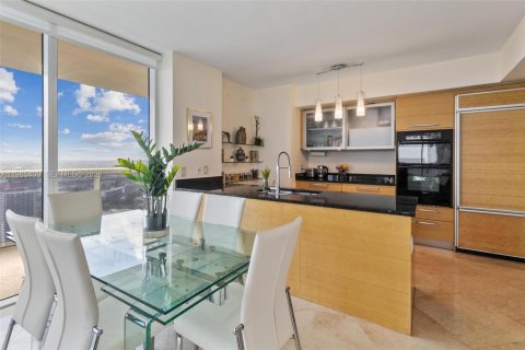 Condo in Hallandale Beach, Florida, 2 bedrooms  № 2052999 - photo 5