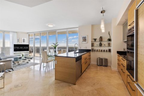 Condo in Hallandale Beach, Florida, 2 bedrooms  № 2052999 - photo 6