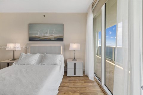 Condo in Hallandale Beach, Florida, 2 bedrooms  № 2052999 - photo 14