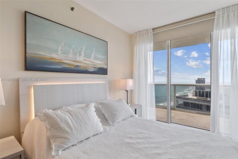 Condo in Hallandale Beach, Florida, 2 bedrooms  № 2052999 - photo 13