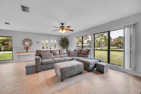 Villa ou maison à vendre à St. Lucie, Floride: 3 chambres, 169.55 m2 № 2024382 - photo 4