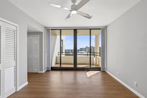 Condo in Sarasota, Florida, 3 bedrooms  № 2233172 - photo 23