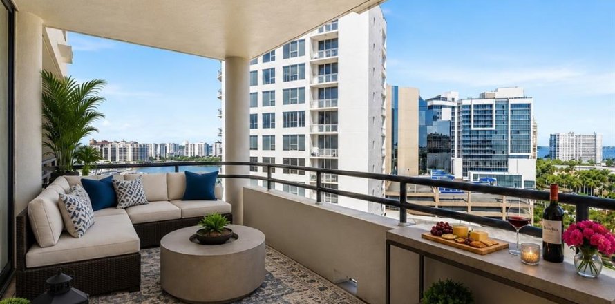 Condo in Sarasota, Florida, 3 bedrooms  № 2233172