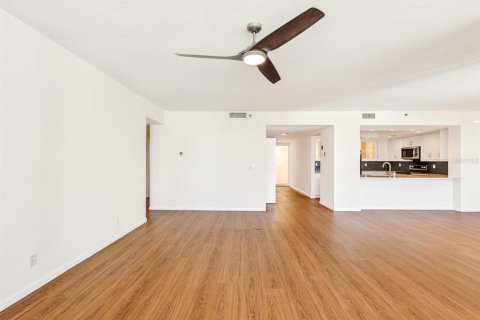 Condo in Sarasota, Florida, 3 bedrooms  № 2233172 - photo 6