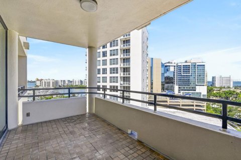 Condo in Sarasota, Florida, 3 bedrooms  № 2233172 - photo 4