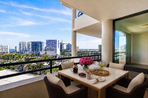 Condo in Sarasota, Florida, 3 bedrooms  № 2233172 - photo 12