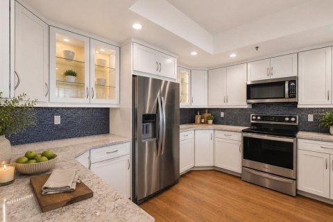 Condo in Sarasota, Florida, 3 bedrooms  № 2233172 - photo 16