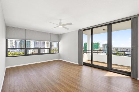 Condo in Sarasota, Florida, 3 bedrooms  № 2233172 - photo 29