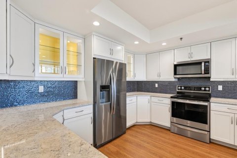 Condo in Sarasota, Florida, 3 bedrooms  № 2233172 - photo 17