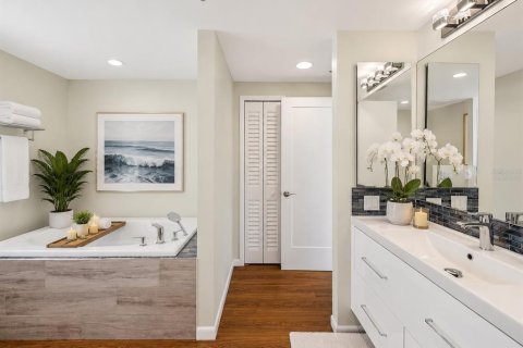 Condo in Sarasota, Florida, 3 bedrooms  № 2233172 - photo 30