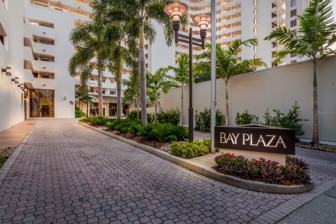 Condo in Sarasota, Florida, 3 bedrooms  № 2233172 - photo 2