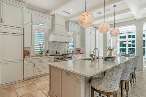 House in Longboat Key, Florida 4 bedrooms, 430.14 sq.m. № 2117288 - photo 13