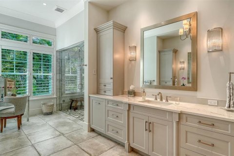 House in Longboat Key, Florida 4 bedrooms, 430.14 sq.m. № 2117288 - photo 26