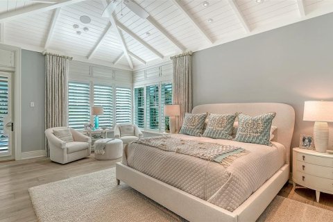 House in Longboat Key, Florida 4 bedrooms, 430.14 sq.m. № 2117288 - photo 23