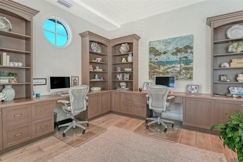 House in Longboat Key, Florida 4 bedrooms, 430.14 sq.m. № 2117288 - photo 18