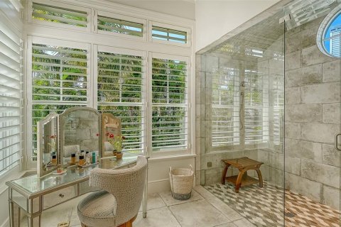 House in Longboat Key, Florida 4 bedrooms, 430.14 sq.m. № 2117288 - photo 27