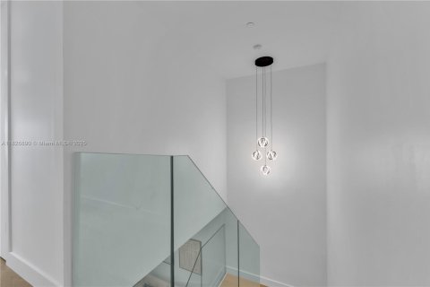 Condo in Miami, Florida, 1 bedroom  № 1809149 - photo 18