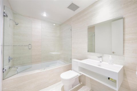 Condo in Miami, Florida, 1 bedroom  № 1809149 - photo 24