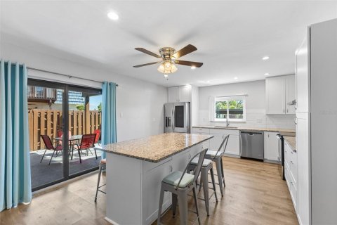 Adosado en venta en Seminole, Florida, 2 dormitorios, 145.3 m2 № 1651847 - foto 13