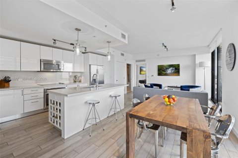 Condominio en venta en Miami, Florida, 2 dormitorios, 76.27 m2 № 2032500 - foto 3