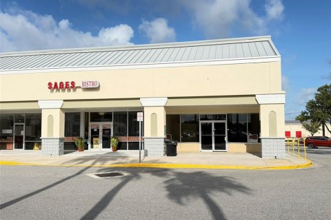 Commercial property in Largo, Florida № 2095386