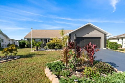 House in Sun City Center, Florida 2 bedrooms, 188.68 sq.m. № 2105919