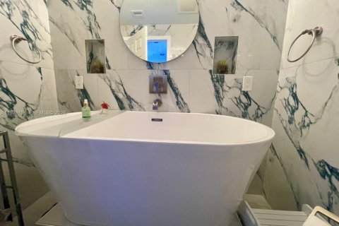 Copropriété à vendre à Hollywood, Floride: 2 chambres, 103.59 m2 № 1997055 - photo 14