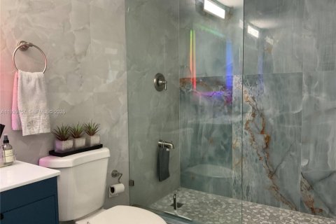 Copropriété à vendre à Hollywood, Floride: 2 chambres, 103.59 m2 № 1997055 - photo 24