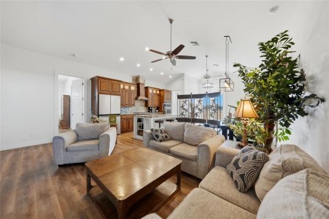 House in Arcadia, Florida 3 bedrooms, 176.61 sq.m. № 2155742 - photo 4