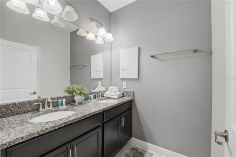 Townhouse in Davenport, Florida 5 bedrooms, 188.03 sq.m. № 2299244 - photo 14