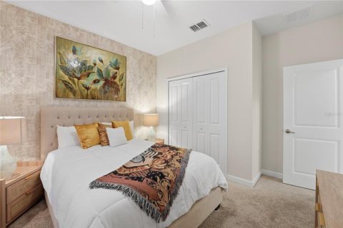 Townhouse in Davenport, Florida 5 bedrooms, 188.03 sq.m. № 2299244 - photo 10