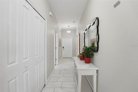Townhouse in Davenport, Florida 5 bedrooms, 188.03 sq.m. № 2299244 - photo 7