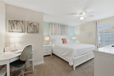 Townhouse in Davenport, Florida 5 bedrooms, 188.03 sq.m. № 2299244 - photo 29