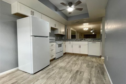 Купить кондоминиум в Семинол, Флорида 3 комнаты, 130.99м2, № 2215970 - фото 4