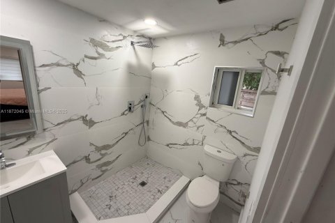 Купить виллу или дом в Майами-Гарденс, Флорида 4 спальни, 121.52м2, № 1897917 - фото 14