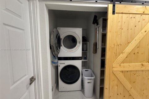 Купить виллу или дом в Майами-Гарденс, Флорида 4 спальни, 121.52м2, № 1897917 - фото 9