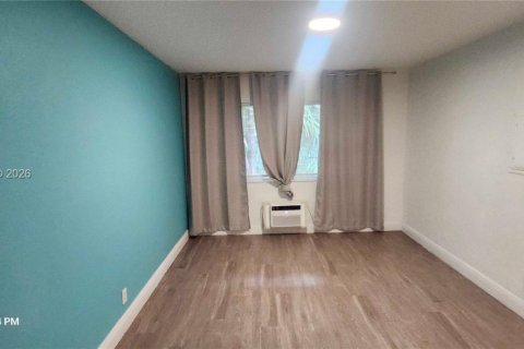 Apartment in Bay Harbor Islands, Florida 1 bedroom, 73.02 sq.m. № 2023657 - photo 6