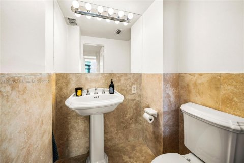 Copropriété à vendre à Miami Beach, Floride: 1 chambre, 79.52 m2 № 1968797 - photo 13